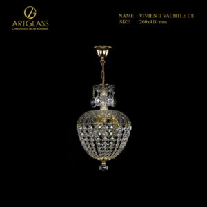 Mẫu đèn lồng pha lê VIVIEN II VACHTLE CE treo trần, 3 bóng 40W, ánh sáng vàng ấm lan tỏa qua lớp pha lê cao cấp, mang đến không gian cổ điển và ấm cúng cho phòng khách hoặc tiền sảnh.