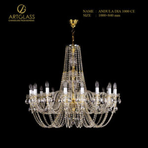 Vẻ đẹp lộng lẫy của đèn chùm pha lê cỡ lớn Artglass ANDULA DIA 1000 CE, nổi bật với 16 bóng nến và những dải pha lê tạo hình vòm cung sang trọng.