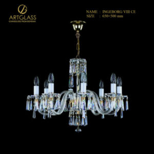 Hình ảnh đèn chùm pha lê INGEBORG VIII CE chính hãng Artglass, với thiết kế 8 tay đèn uốn cong bằng đồng thau mạ vàng và trang trí bằng pha lê cao cấp.
