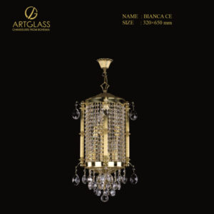 Đèn lồng pha lê BIANCA CE 6 bóng 40W, kiểu dáng trụ đứng thanh lịch, khung đồng thau mạ vàng và hạt pha lê cao cấp phản chiếu ánh sáng lung linh, tạo điểm nhấn tinh tế cho không gian.