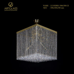 Đèn thả pha lê LEANDRA 500x500 CE chính hãng Artglass (CH Séc), kích thước 500x500mm, gồm 8 bóng đèn 35W, chất liệu đồng thau mạ vàng.