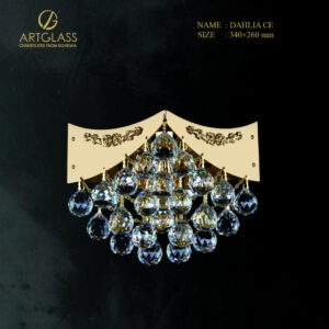 Chiếc đèn tường pha lê DAHLIA WL CE thiết kế hình thác pha lê đính trên nền đồng mạ vàng, phản chiếu ánh sáng rực rỡ tạo điểm nhấn nghệ thuật.