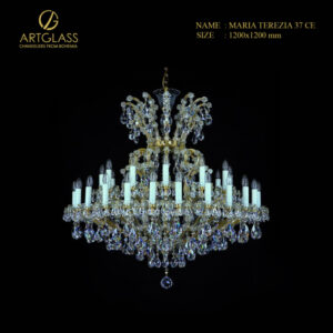 Hình ảnh đèn chùm pha lê 37 bóng MARIA TEREZIA 37 CE của Artglass, mang phong cách cổ điển Maria Terezia với khung đồng thau mạ vàng và pha lê Tiệp Khắc.