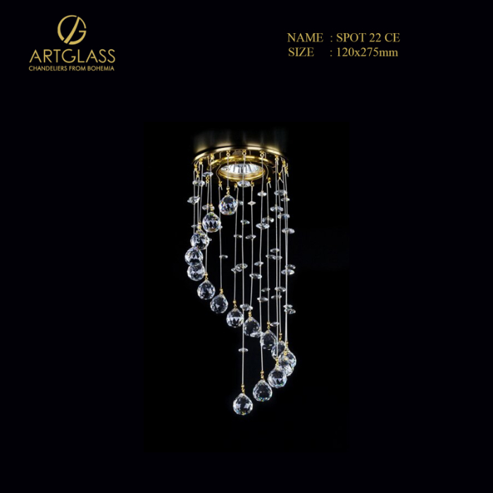 den-op-tran-pha-le-spot-22-chaos-ce Đèn ốp trần pha lê SPOT 22 CHAOS CE thiết kế nghệ thuật với đế đèn tròn bằng đồng mạ vàng và các chuỗi hạt pha lê thả rủ theo hình xoắn ốc.