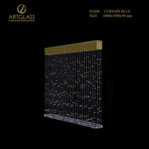 Đèn thả pha lê CURTAIN III CE chính hãng Artglass (CH Séc), dài 1000mm, cao 1000mm, gồm 5 bóng đèn 25W, chất liệu đồng thau mạ vàng.