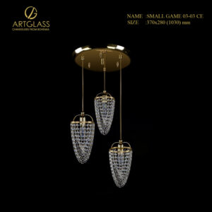 Đèn thả pha lê SMALL GAME 03-03 CE chính hãng Artglass (CH Séc), bộ gồm 3 bóng đèn 40W và đế đèn đường kính 370mm.