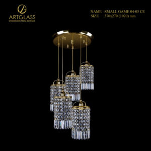 Đèn thả pha lê SMALL GAME 04-05 CE chính hãng Artglass, xuất xứ CH Séc, gồm 5 bóng đèn công suất 40W.