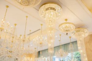 Showroom đèn chùm pha lê lớn nhất TP Hồ Chí Minh
