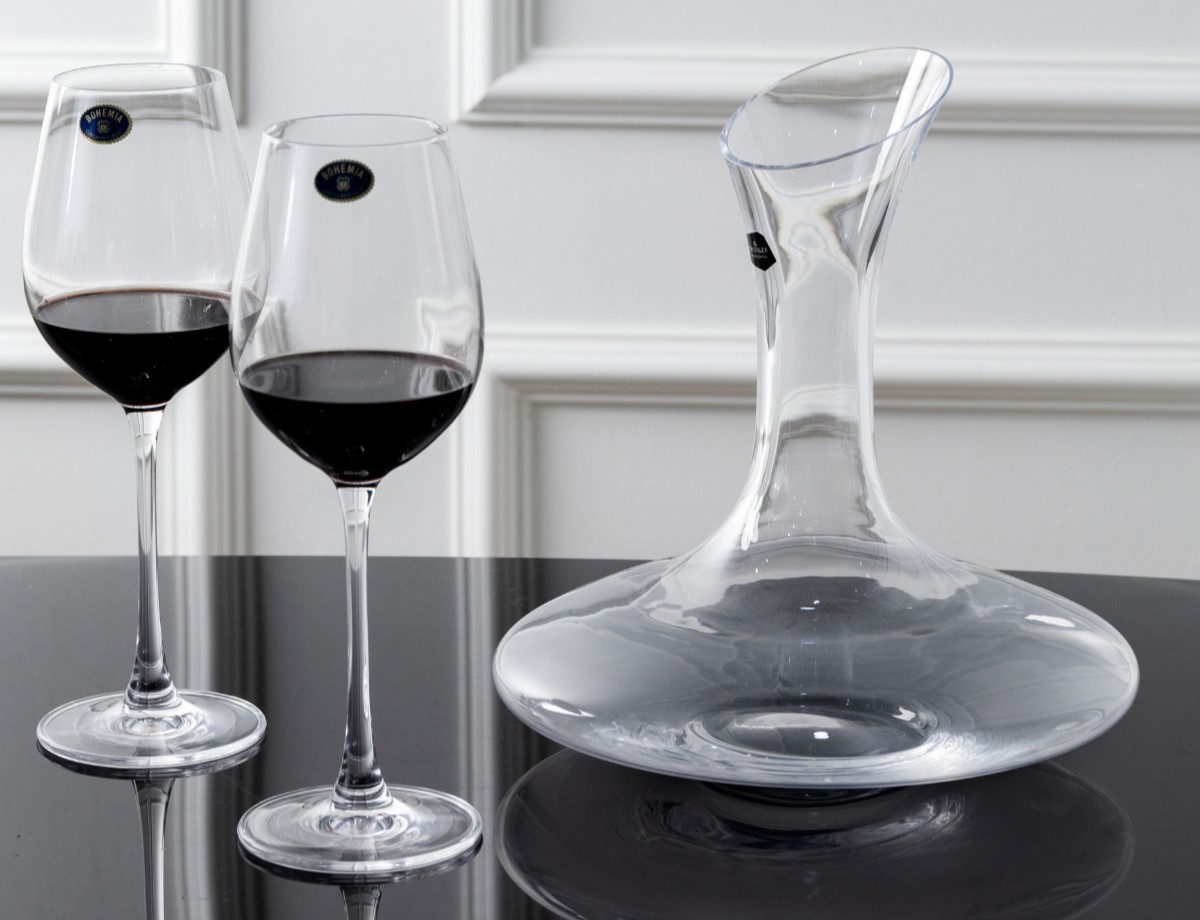 Decanter là gì? Lưu ý & Cách chọn lọ rượu vang