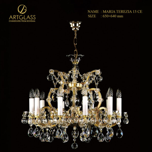 den-chum-pha-le-artglass-maria-terezia-13-vachtle Đèn chùm pha lê ArtGlass Maria Terezia 13 Vachtle CE với khung kim loại mạ vàng, nổi bật với các tay đèn bọc pha lê và hạt trang trí Bohemia cao cấp.