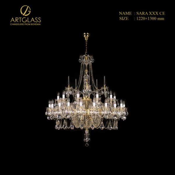 den-chum-pha-le-artglass-sara-xxx-ce Cận cảnh đèn chùm pha lê ArtGlass SARA XXX CE thiết kế cổ điển sang trọng, nổi bật với khung kim loại mạ vàng và các hạt pha lê Bohemia cao cấp